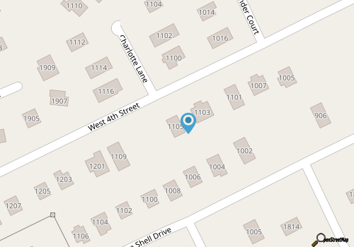 Newly renovated surfers beach box clean/quiet/cozy/relaxing/sunroom w/ plants! map location