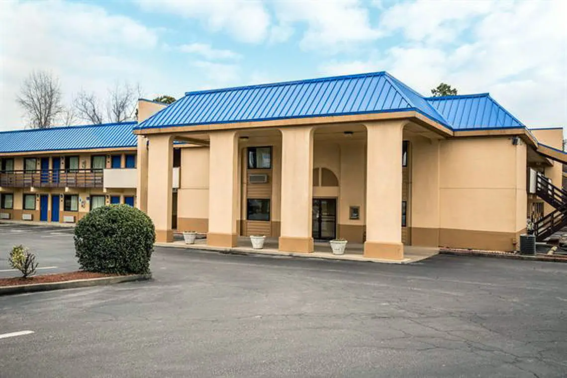 Rodeway Inn & Suites Plymouth
