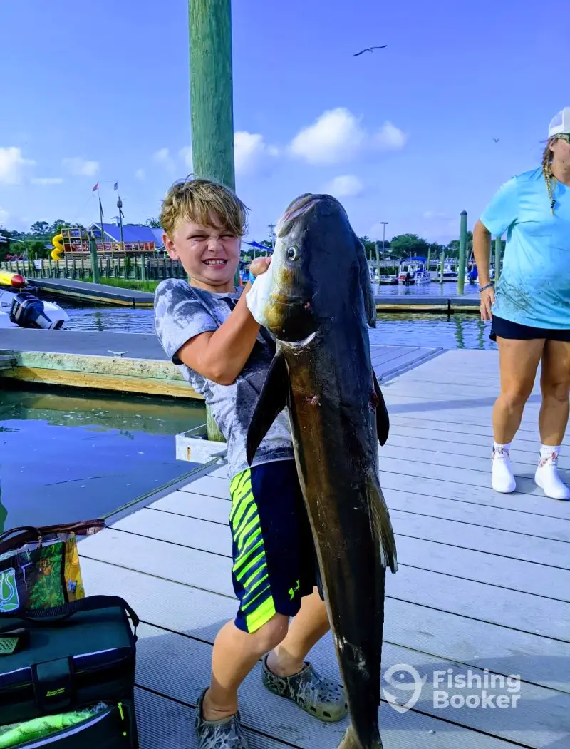 Salty Hooker Fishing Charters – 26' charter image 2