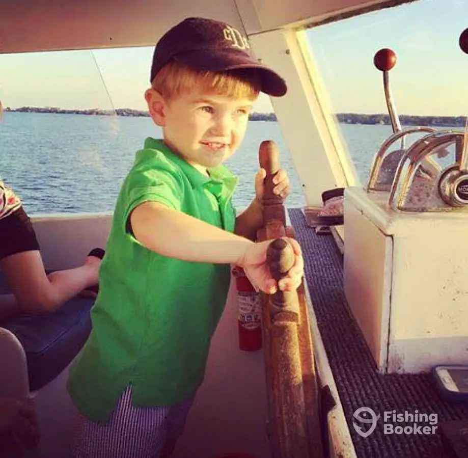 Crystal Dawn Fishing and Cruises charter image 2