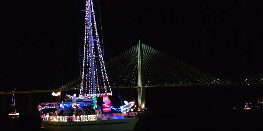 Parade of Boats Harbor Cruise