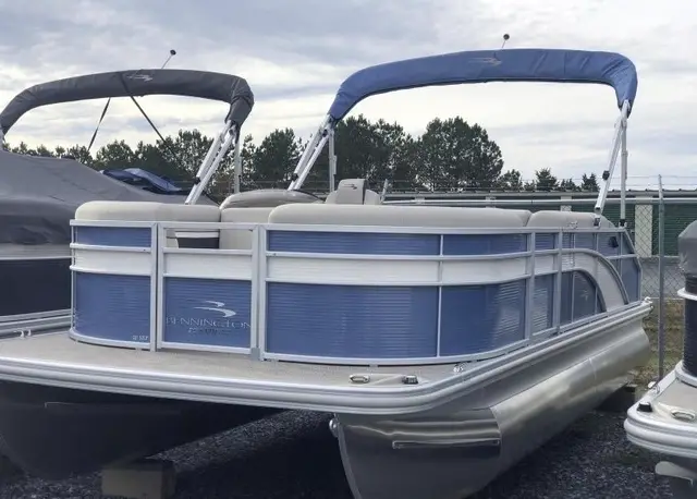 Pontoon Rental • 115 Horsepower