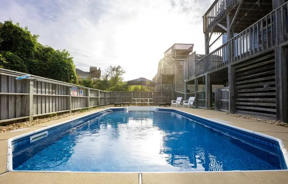 Great Location! Steps to Beach, Pool, Hot Tub