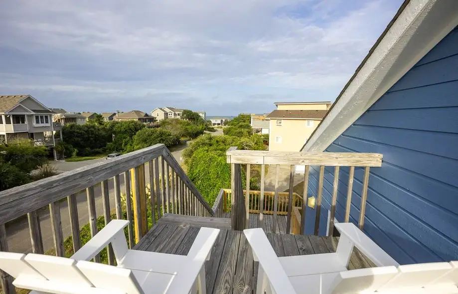 Great Location! Steps to Beach, Pool, Hot Tub