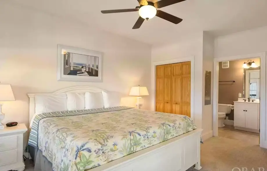 Steps from the Beach - Spacious Condo with Amenities
