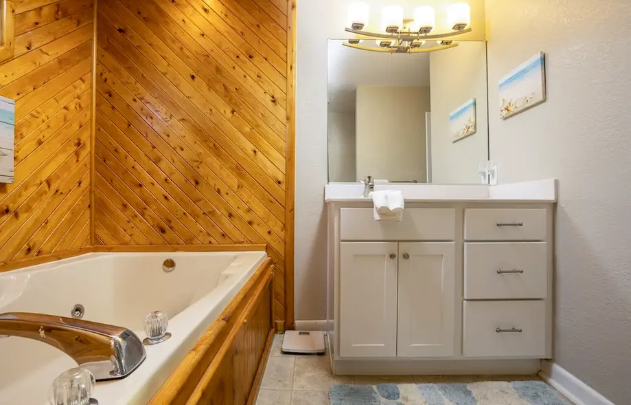 Private Pool, Oceanside, Walkable to Downtown Duck!