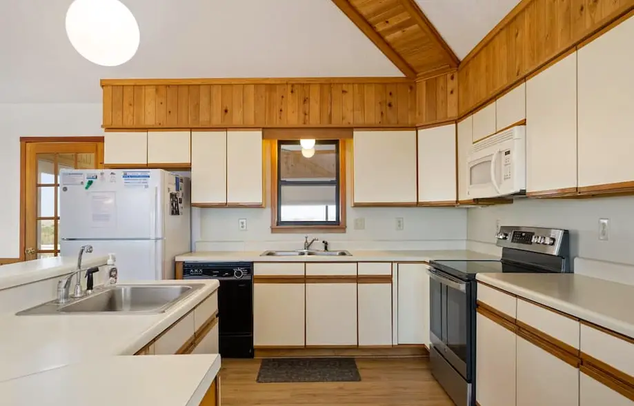 Semi-Oceanfront, Hot Tub, Pool and Tennis Access