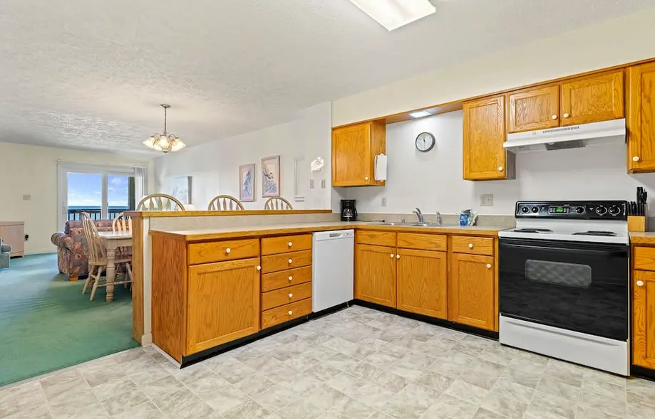 Oceanside 2 Bedroom Condo at Golden Strand D3