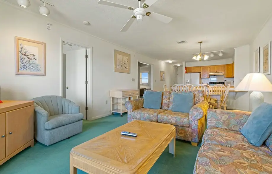 Oceanfront 3 Bedroom Condo at Golden Str...