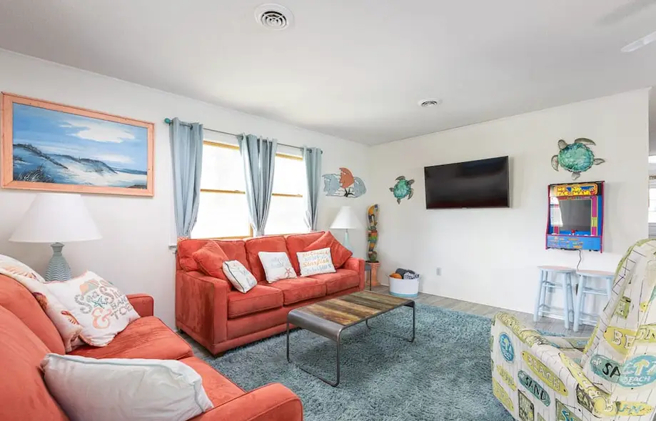 3min Walk to Beach! Hot Tub, Yard, Near ...