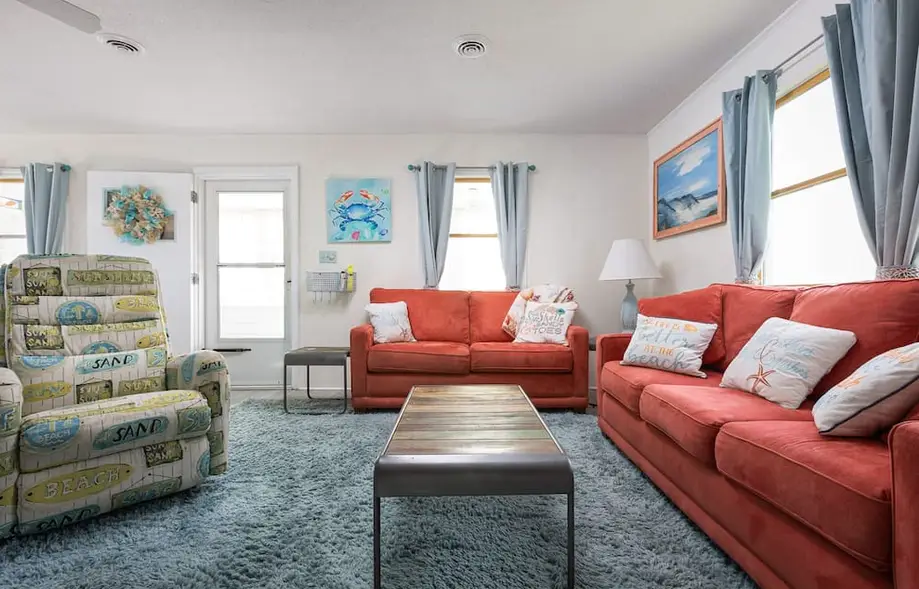 3min Walk to Beach! Hot Tub, Yard, Near Shops