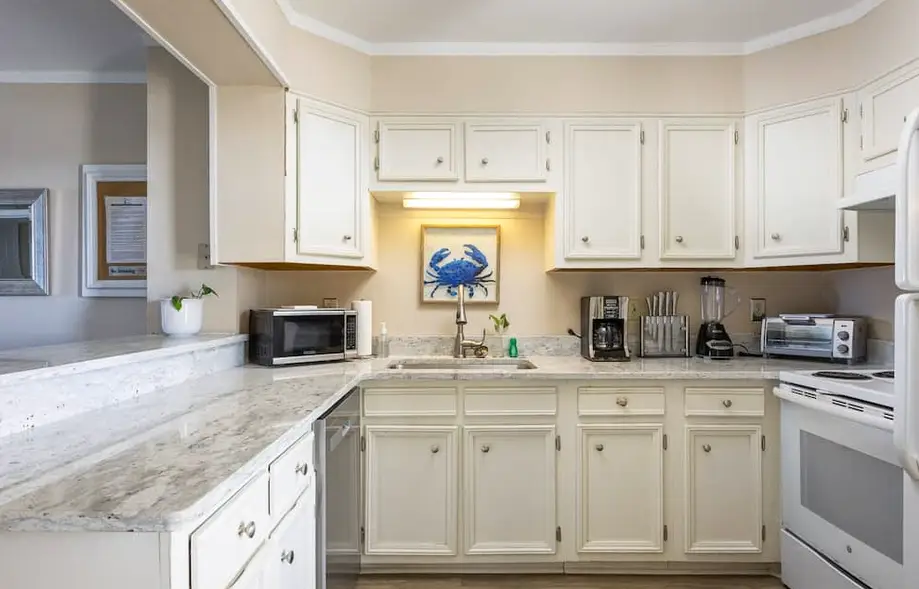 Oceanfront Condo w/Stunning Views + Great Location
