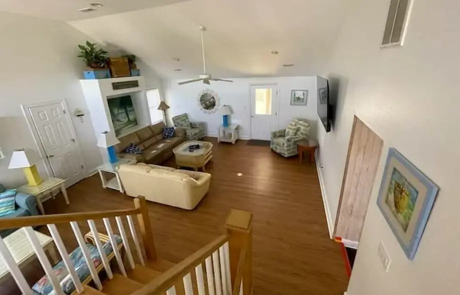 Less than 5min Walk to Beach with Pool, Fire Pit