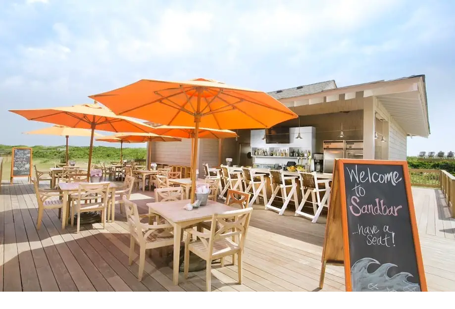Premium King | Beach Access + Award-Winn...